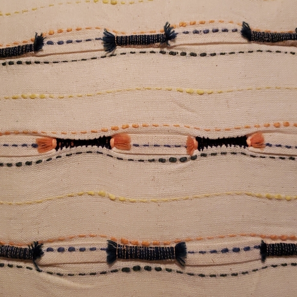 Studio D accent pillow 18 x 18 - Picture 2 of 4